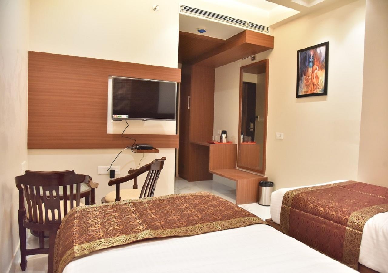 Hotel Rk Grand Waranasi Zewnętrze zdjęcie