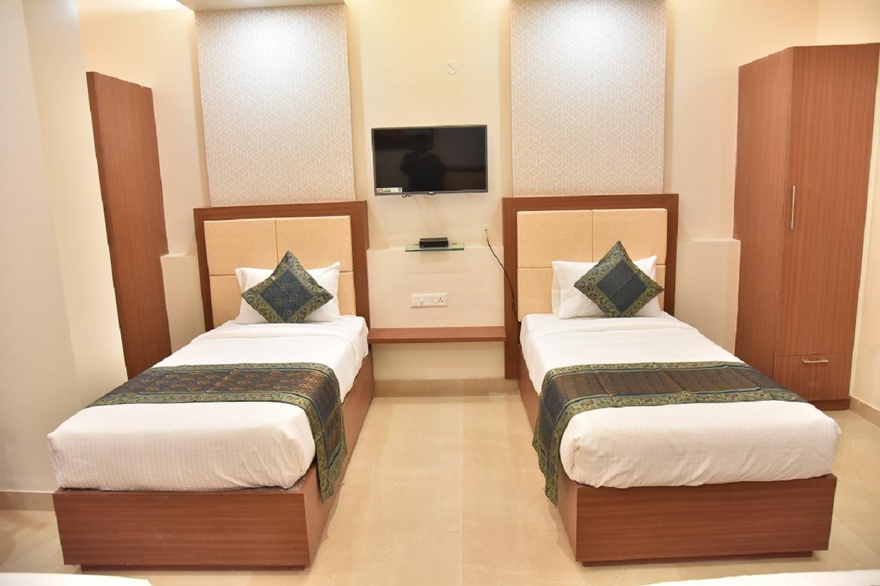 Hotel Rk Grand Waranasi Zewnętrze zdjęcie